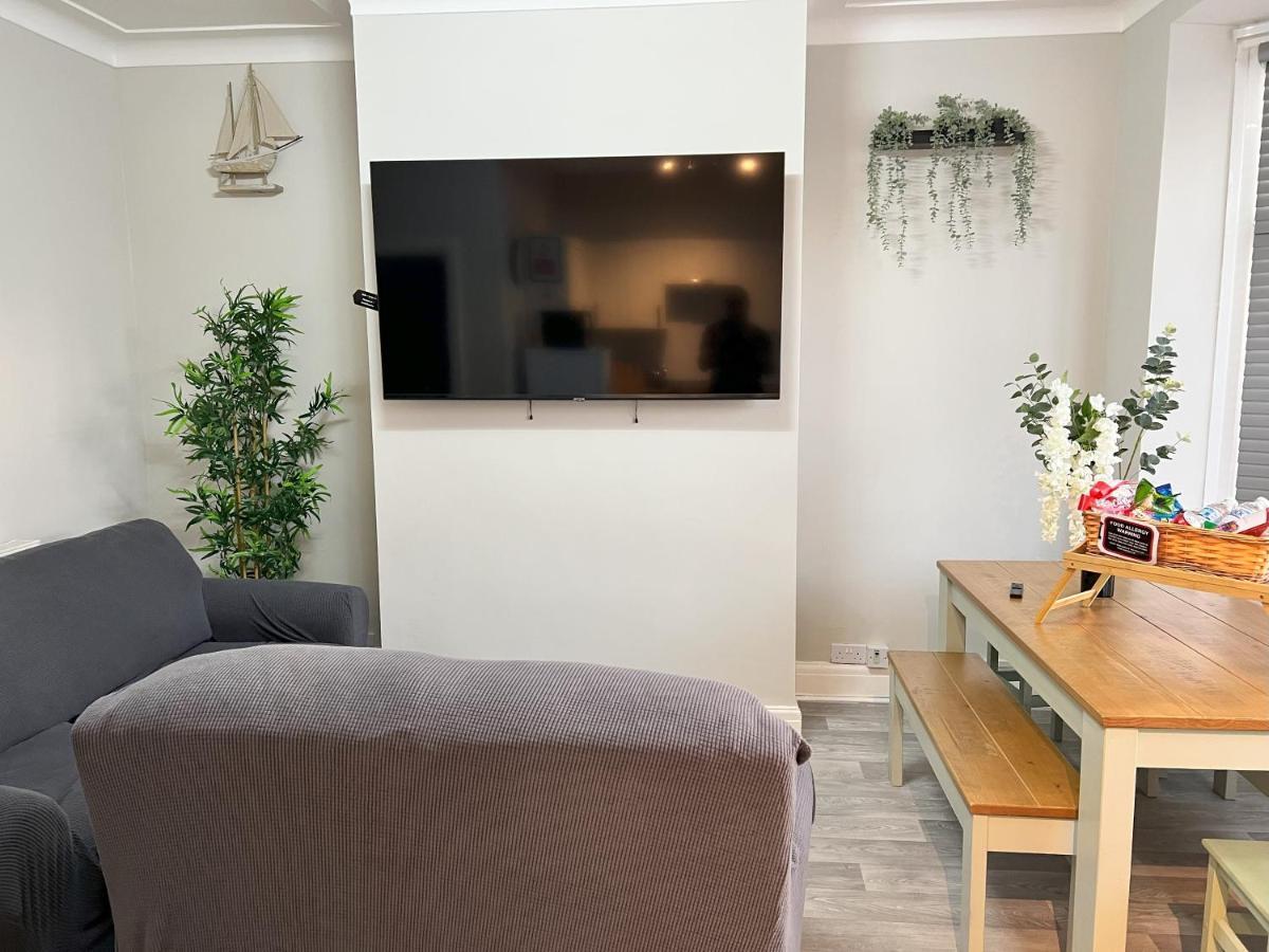 Kim Family Holiday Get-Away 4 Bedrooms 2 Baths Blackpool Exterior foto
