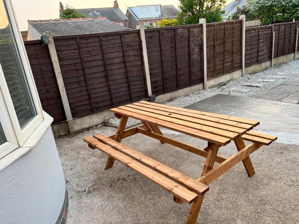 Kim Family Holiday Get-Away 4 Bedrooms 2 Baths Blackpool Exterior foto