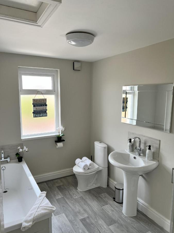 Kim Family Holiday Get-Away 4 Bedrooms 2 Baths Blackpool Exterior foto